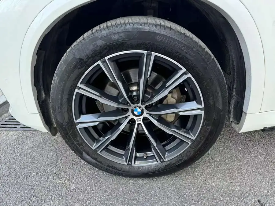 BMW X5 2022 xDrive 30Li Luxury M Sport Package