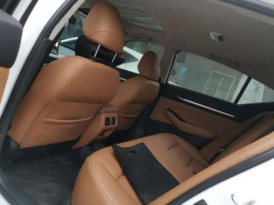 تينلاي 2024 2.0L XE نسخة القلب الصادق