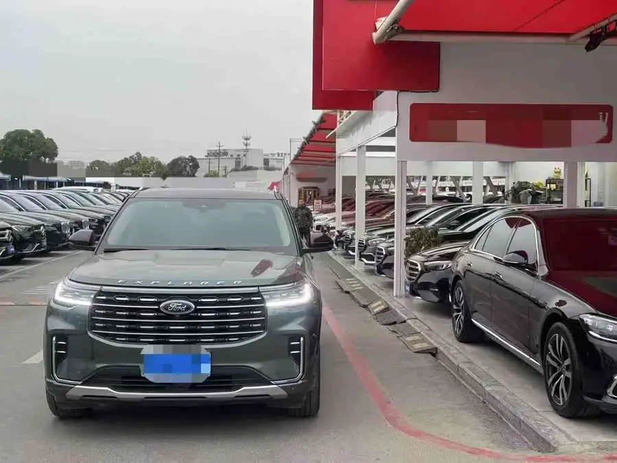 مستكشف 2023 EcoBoost 285 دفع رباعي تيتانيوم 7 مقاعد