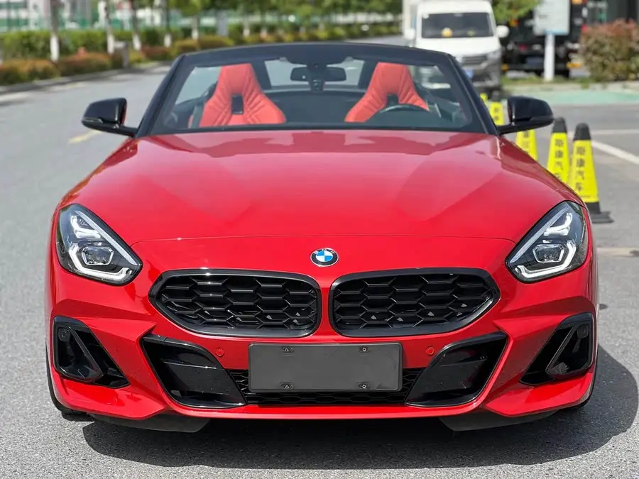 بي إم دبليو Z4 2023 sDrive 25i حزمة رياضية مميزة ليلية