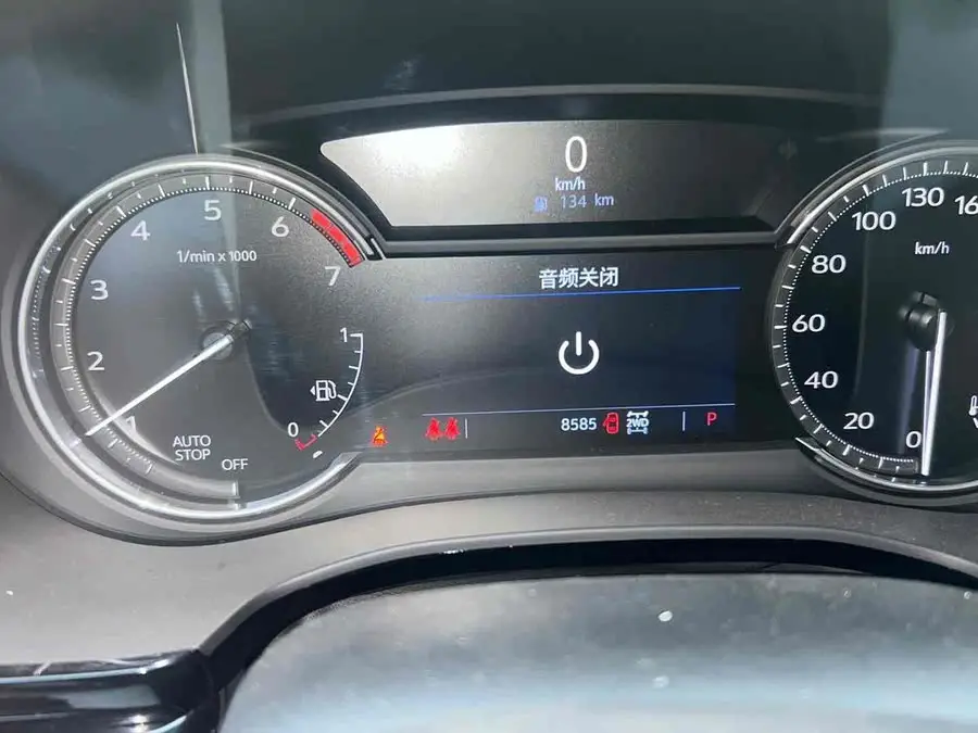 كاديلاك XT6 2022 2.0T فاخرة ذات ستة مقاعد والدفع الرباعي