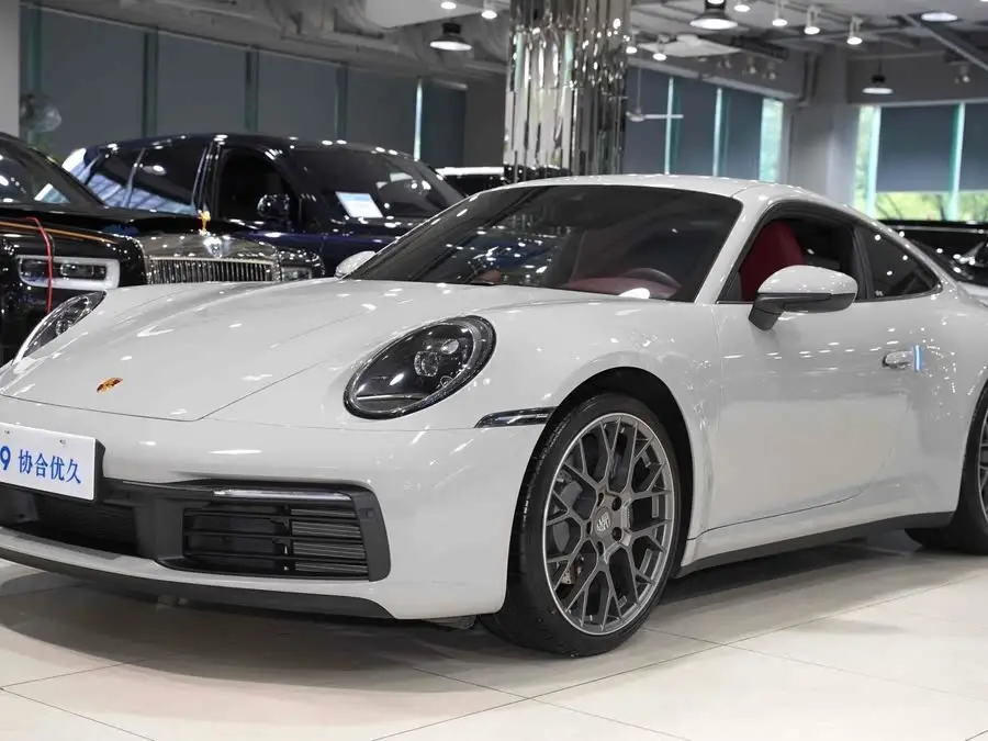 بورش 911 2023 كاريرا 3.0T