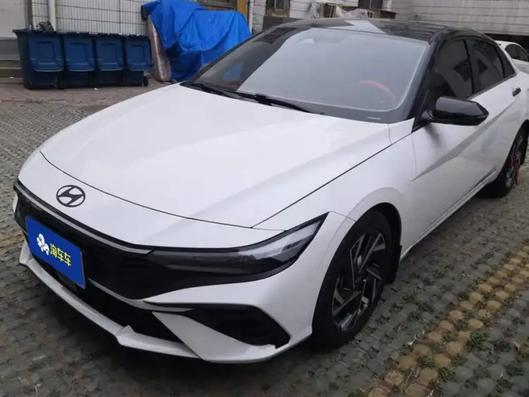 Elantra 2023 1.5L CVT LUX Premium Edition