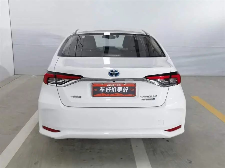 2021 تويوتا كورولا هايبرد 1.8 لتر E-CVT النسخة النخبوية