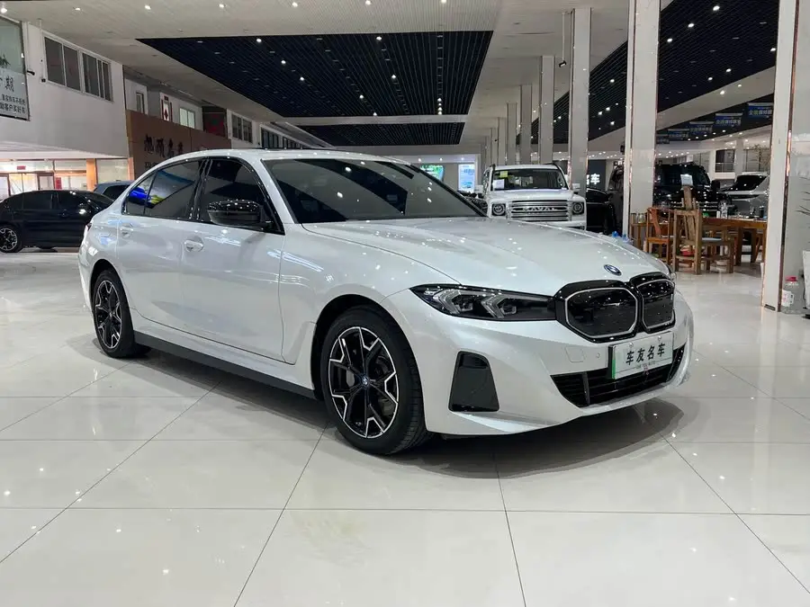 بي إم دبليو i3 2024 eDrive 40 L إصدار الليل