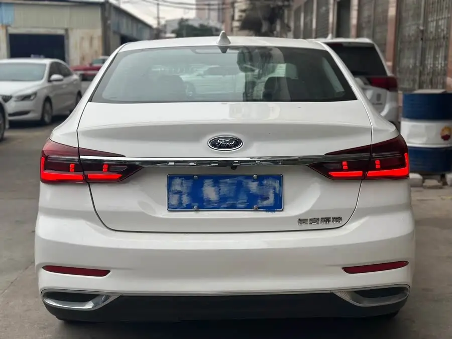 Ford Focus 2021 1.5L Automatic Golden Edition