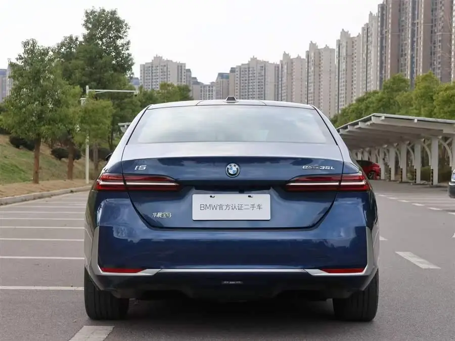 BMW i5 2024 eDrive 35L Luxury Edition