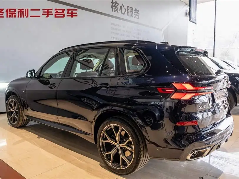بي إم دبليو X5 2023 xDrive 30Li باقة M الرياضية الفاخرة