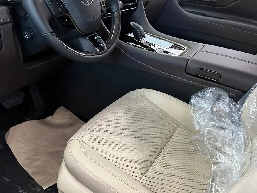 ألفارد 2024 مزدوج المحرك 2.5 لتر النسخة الممتازة