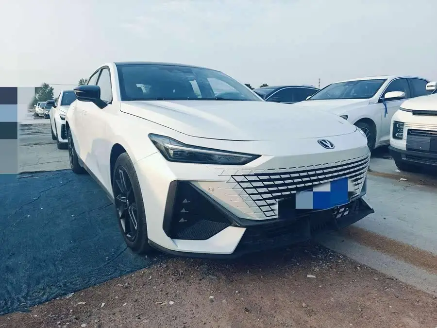 Changan UNI-V 2023 1.5T Premium