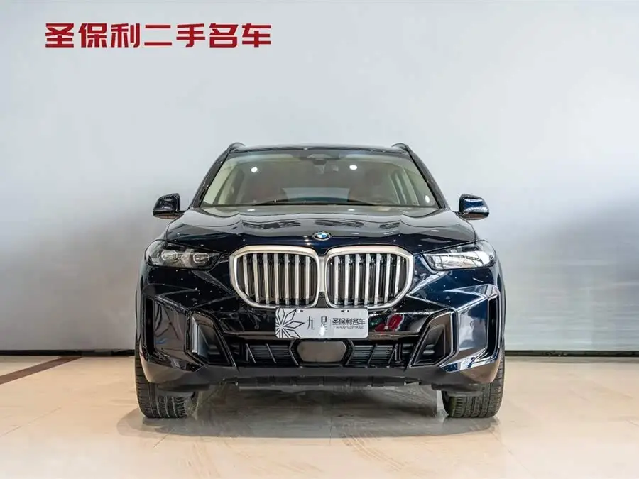 بي إم دبليو X5 2023 xDrive 30Li حزمة رياضية مميزة ليلية