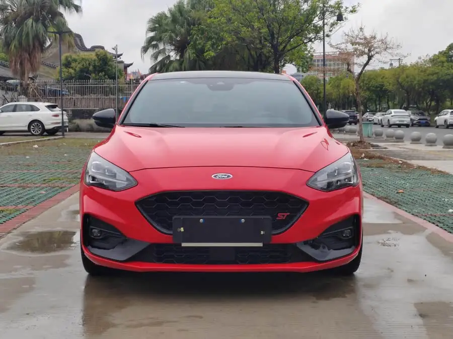 2020 فورد فوكس 2.0 إيكوبوست 180 أوتوماتيك ST لاين