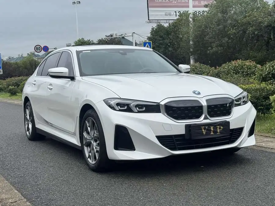 بي إم دبليو i3 2024 eDrive 35 L