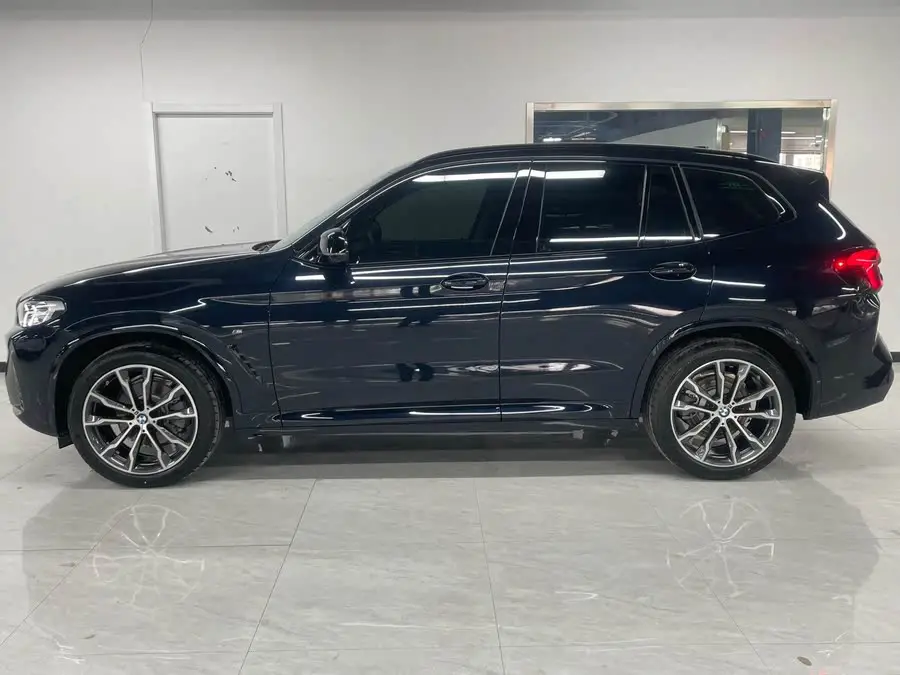 BMW X3 2023 xDrive30i Leading Model M Shadow Package