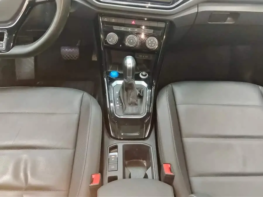 T-ROC 2021 نسخة محسنة 280TSI DSG دفع ثنائي نسخة الراحة والتوصيل الذكي