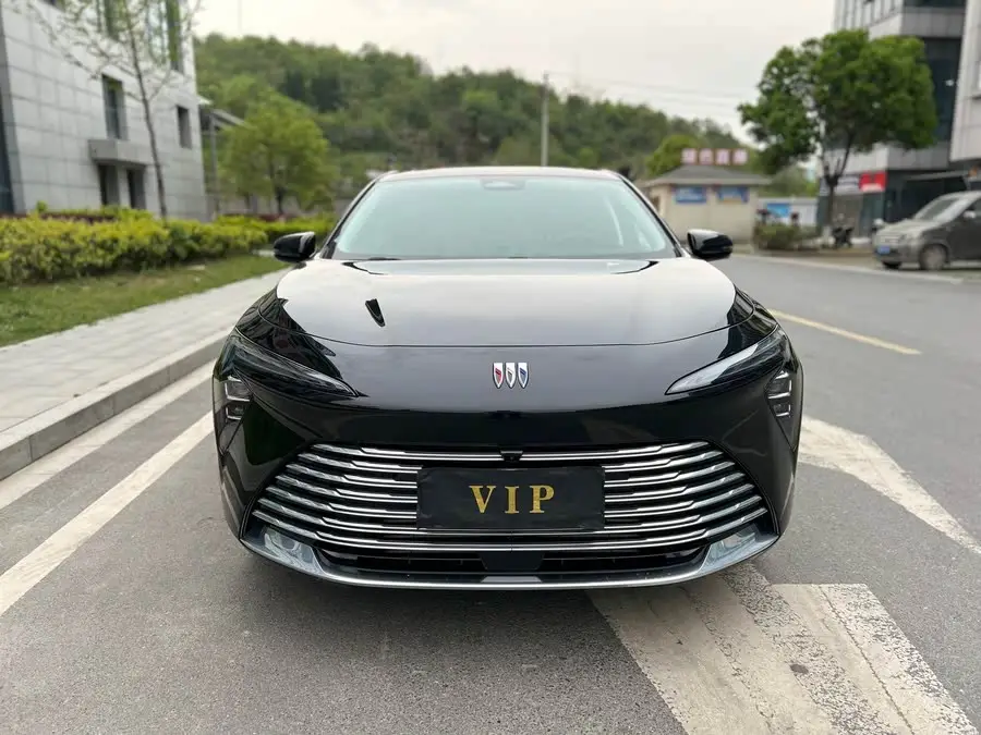 Buick LaCrosse 2025 28T Platinum Edition