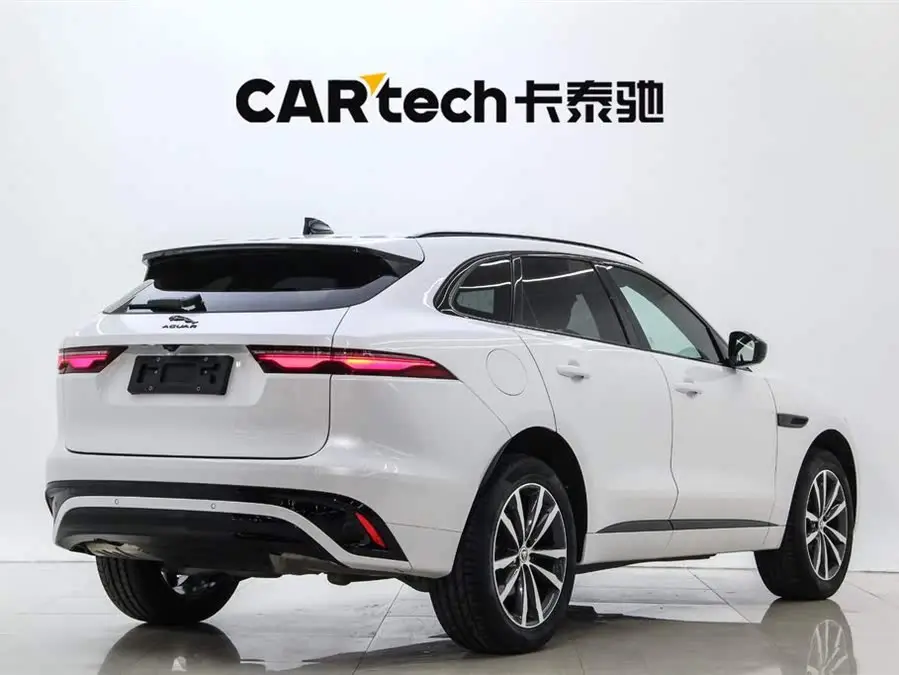 Jaguar F-PACE 2024 P250 R-Dynamic SE