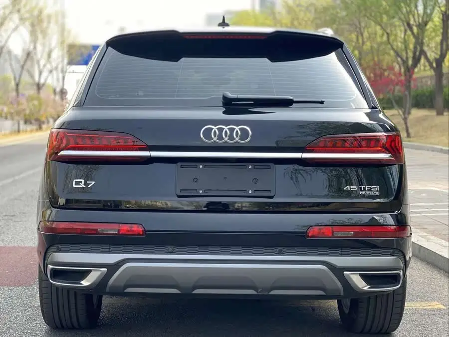 Audi Q7 2023 45 TFSI quattro S line Sport