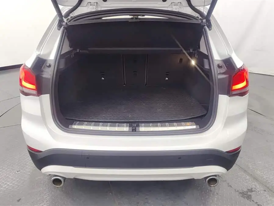 BMW X1 2021 sDrive25Li Leading Edition