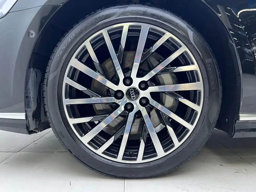 أودي A8 2024 A8L 55 TFSI quattro الطراز الرائد