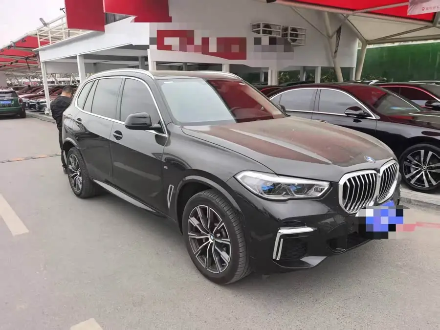 بي إم دبليو X5 2022 xDrive 30Li حزمة M الرياضية الفاخرة