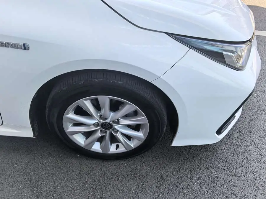 كورولا 2023 1.8 لتر هجين ذكي إليت