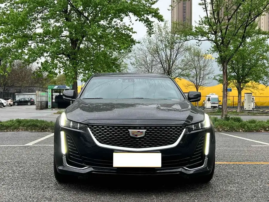 كاديلاك CT5 2022 28T الفاخرة (الإصدار القياسي)