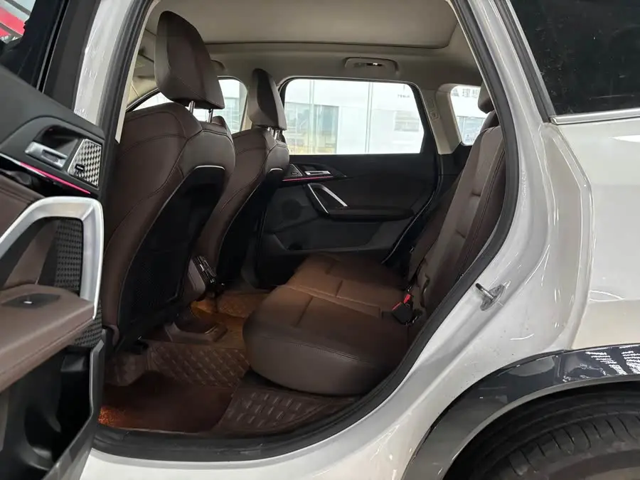 بي إم دبليو X1 2023 sDrive25Li حزمة M الرياضية