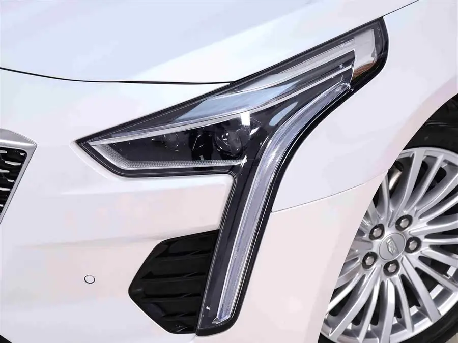 كاديلاك CT6 2022 28T الفاخرة