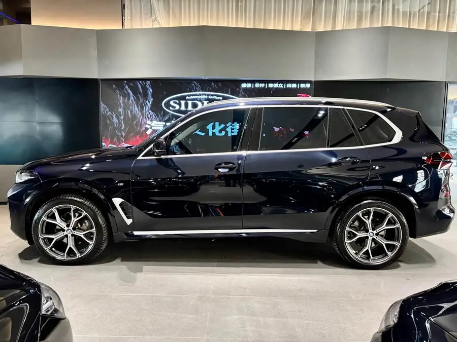 بي إم دبليو X5 2023 xDrive 30Li حزمة M الرياضية الفاخرة