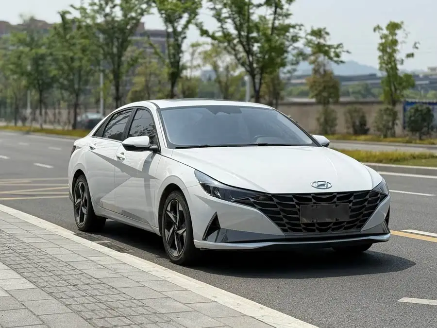 2023 Hyundai Elantra 1.5L CVT LUX Edition