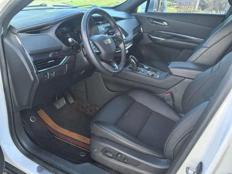 Cadillac XT4 2022 28T FWD Premium