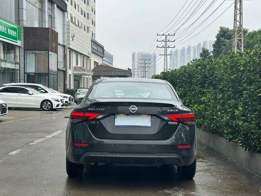 نيسان سيلفي 2022 1.6 لتر XL CVT إصدار الاستمتاع