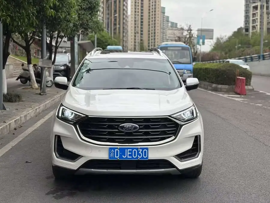 2021 Ford Edge PLUS EcoBoost 245 FWD Luxury 7-seater