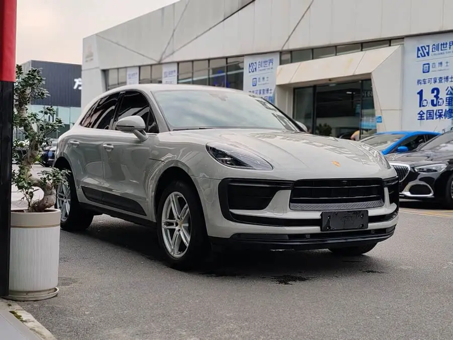 2023 Macan 2.0T