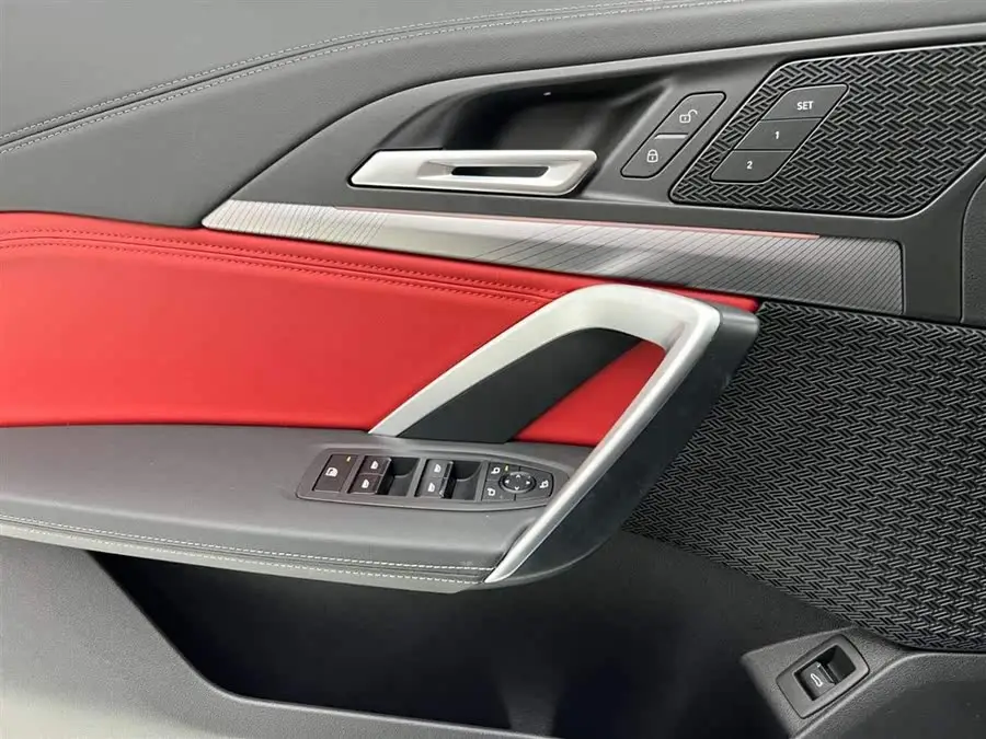 بي إم دبليو X1 2024 sDrive25Li حزمة الرياضة M