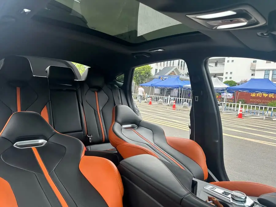 شانغاني UNI-V 2024 1.5T الطراز الرياضي الفاخر