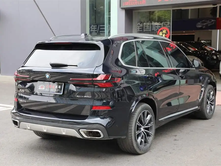 بي إم دبليو X5 2023 xDrive 30Li M حزمة رياضية