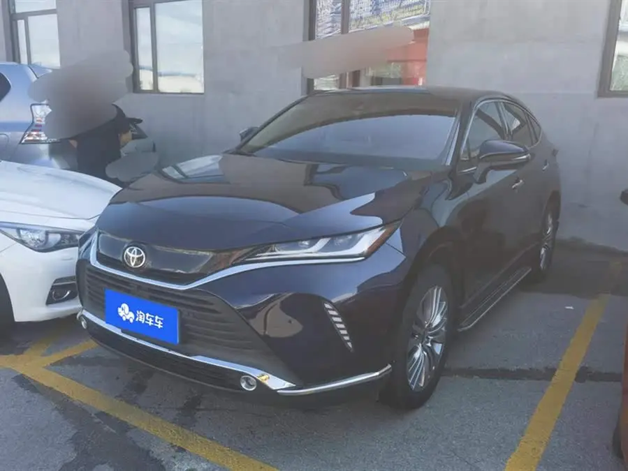 2022 HARRIER 2.0L CVT Two-Wheel Drive Premium Edition