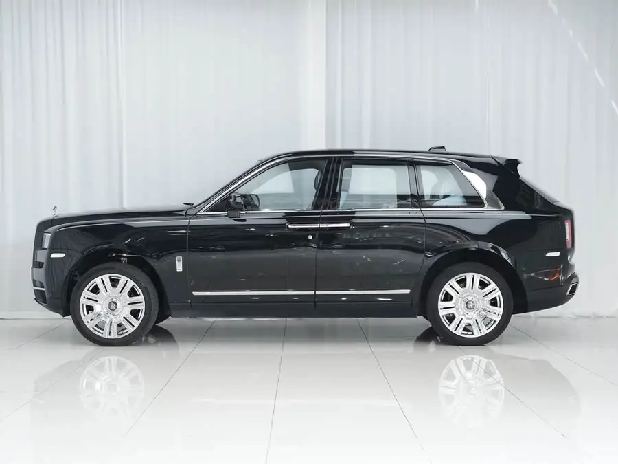 كولينان 2024 طراز بأربعة مقاعد