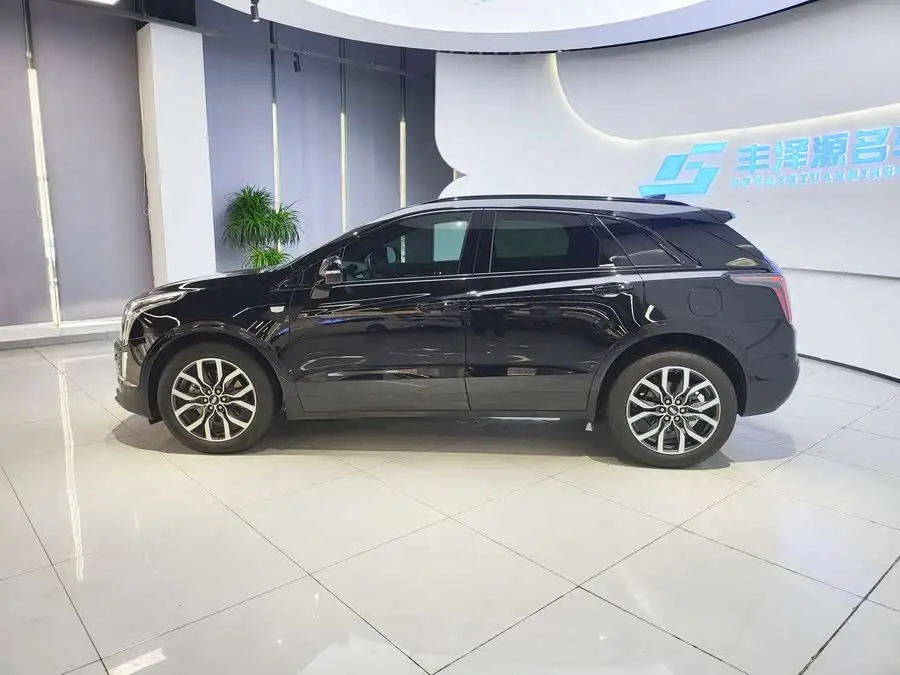 كاديلاك XT5 2022 2.0T دفع رباعي فاخر (إصدار الطائر الطنان)