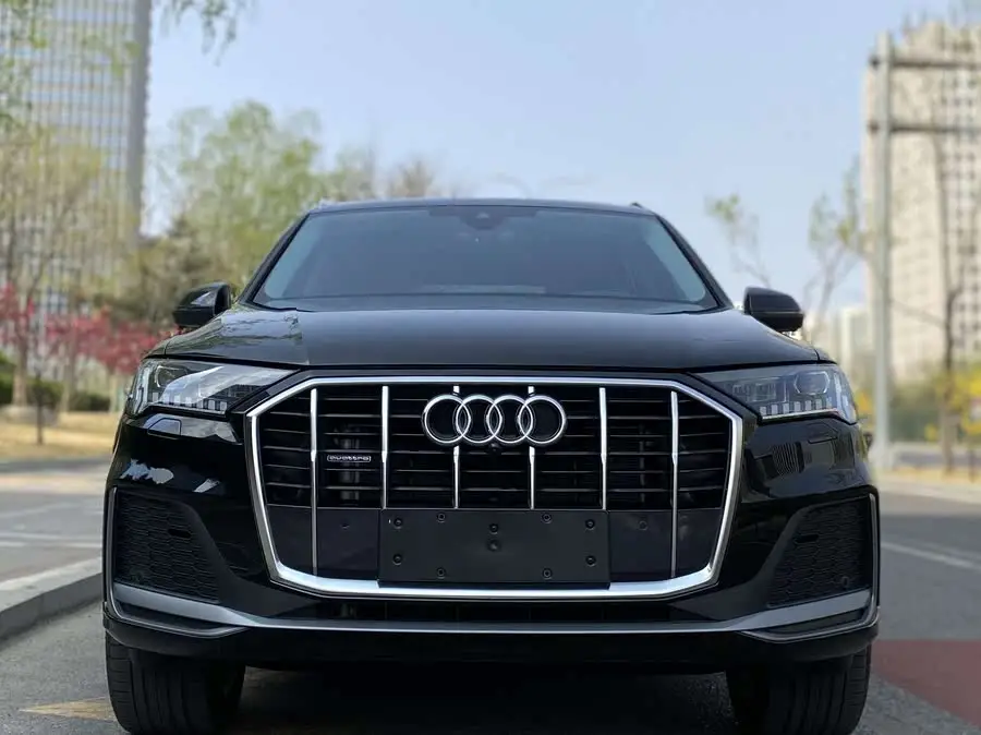 Audi Q7 2023 45 TFSI quattro S line Sport