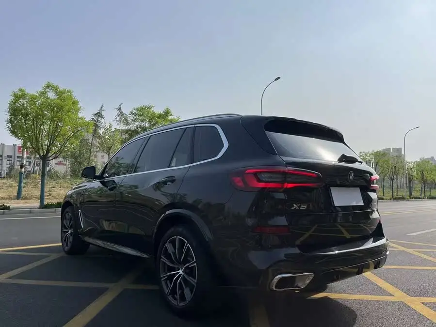 بي إم دبليو X5 طراز 2022 تحديث xDrive 30Li إصدار M الرياضي