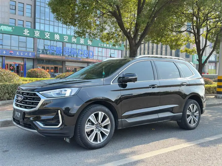 2022 Ford Edge PLUS EcoBoost 245 AWD Platinum 7-seater