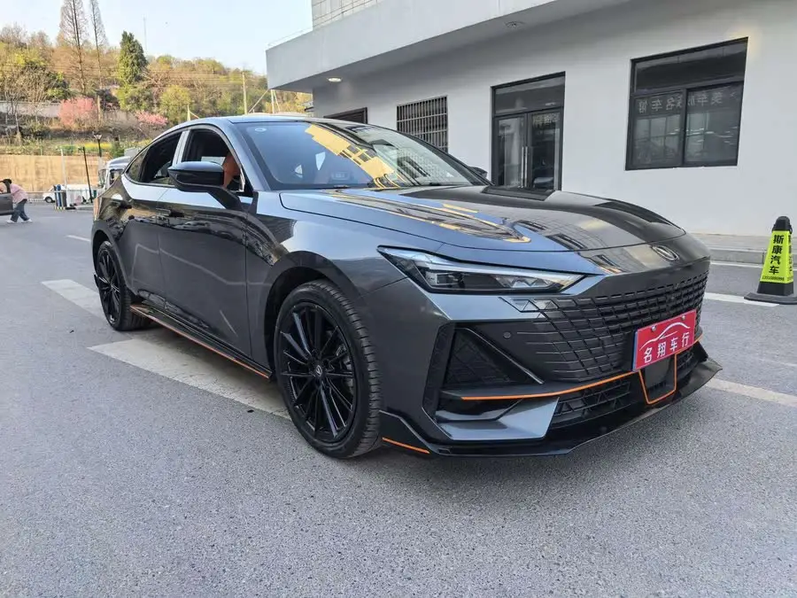 Changan UNI-V 2023 1.5T Sport Version