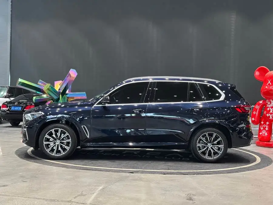 بي إم دبليو X5 2022 xDrive 30Li باقة M الرياضية الفاخرة
