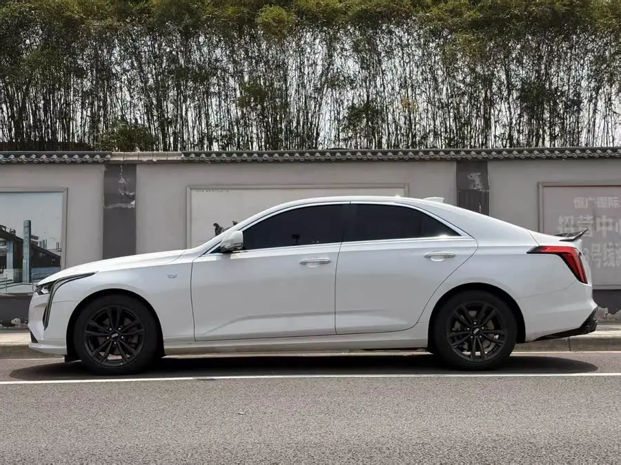 كاديلاك CT4 2023 28T الفاخرة