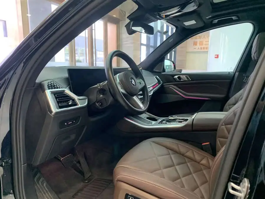 BMW X5 2023 xDrive 40Li M Sport Night Package