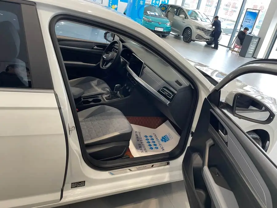 لافيدا 2023 300TSI DSG النسخة الكاملة