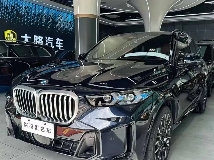 BMW X5 2023 xDrive 40Li M Sport Shadow Package